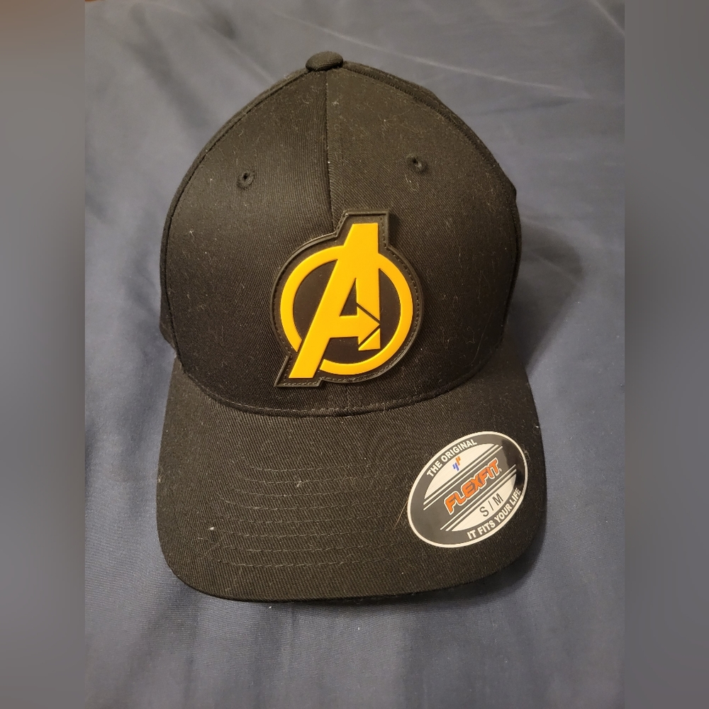 Avengers Marvel Hat Black FLEXFIT Small Medium Hat  Yupong